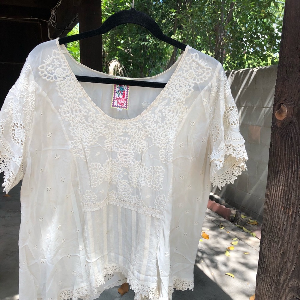 Johnny Was short sleeve beige/cream top,